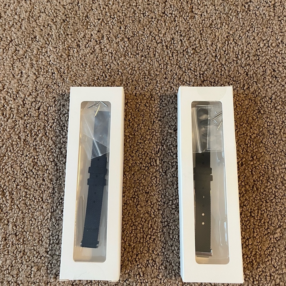 Two brand new fitness bands ⌚️😊size small
